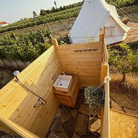 Mezi Vinicemi Glamp Luxussátor *
