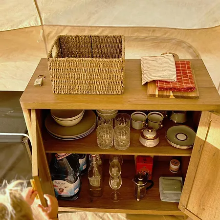 Mezi Vinicemi Glamp *