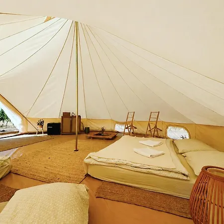 Mezi Vinicemi Glamp Luxussátor *