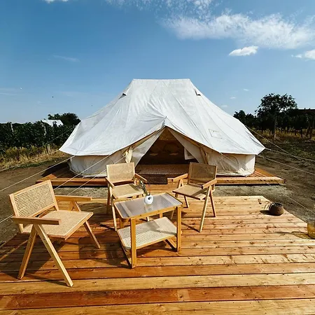 Mezi Vinicemi Glamp Valtice