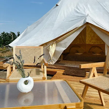 Mezi Vinicemi Glamp